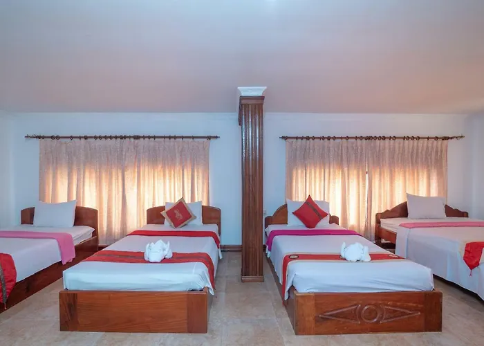 Rajdhani Palace Hotel 3*