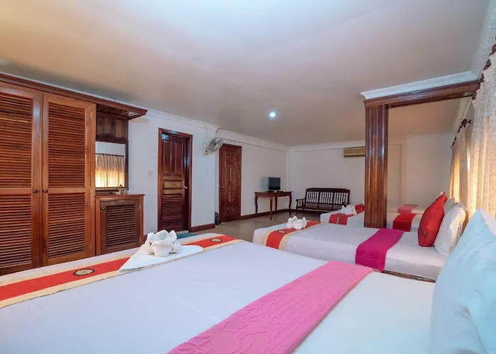 Rajdhani Palace 3* Siem Reap